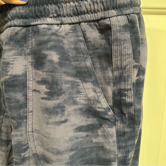 Athleta Farallon Printed Purple Blue Jogger Size 14 - Picture 8 of 8